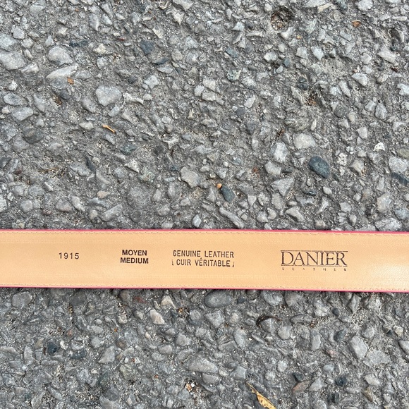 Danier Belt - Picture 3 of 6